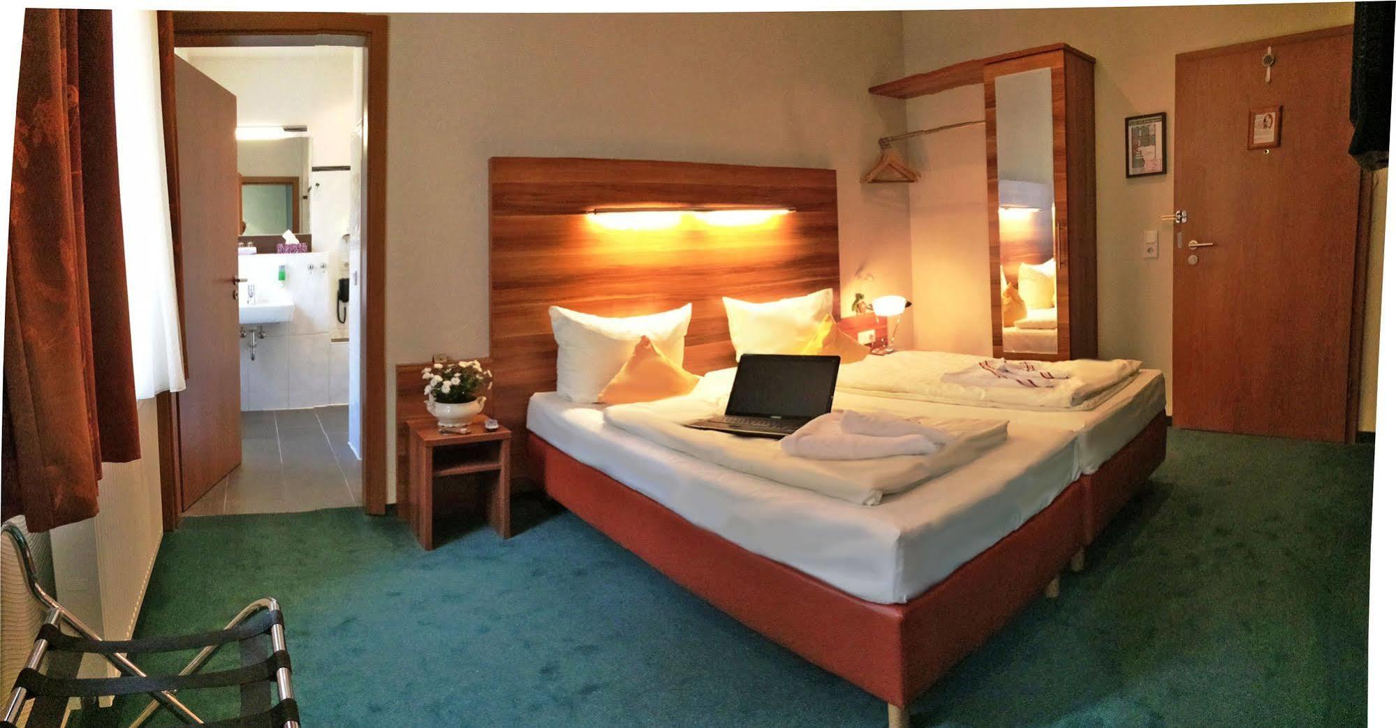 B-Chill Dusseldorf Otel Dış mekan fotoğraf